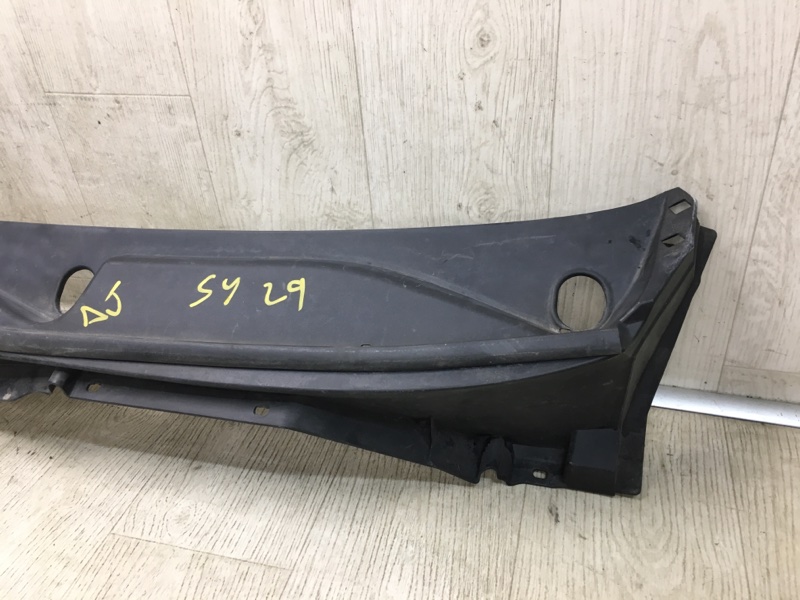 Пластик под лобовое стекло / Жабо NISSAN NV200 USA 13- M20XUS 2.0 MR20DE