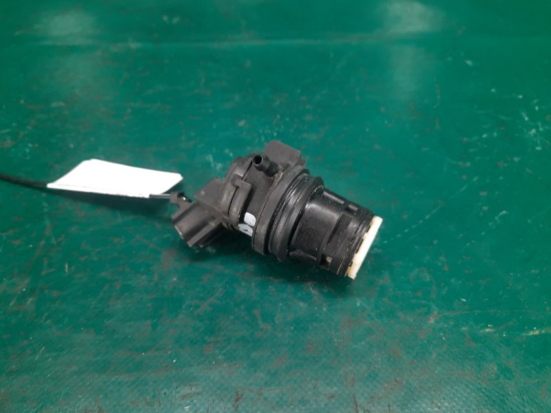 Насос омывателя стекла задний TOYOTA YARIS 05–11 Хэтчбек 1.5 1NZ-FE