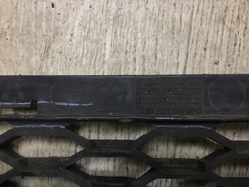 Решетка переднего бампера JOURNEY 08-20 2011 JC 3.6 ERB