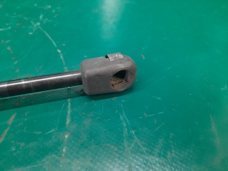 Амортизатор крышки багажника MAZDA 3 BK 03-08 Хэтчбек 2.3 L3