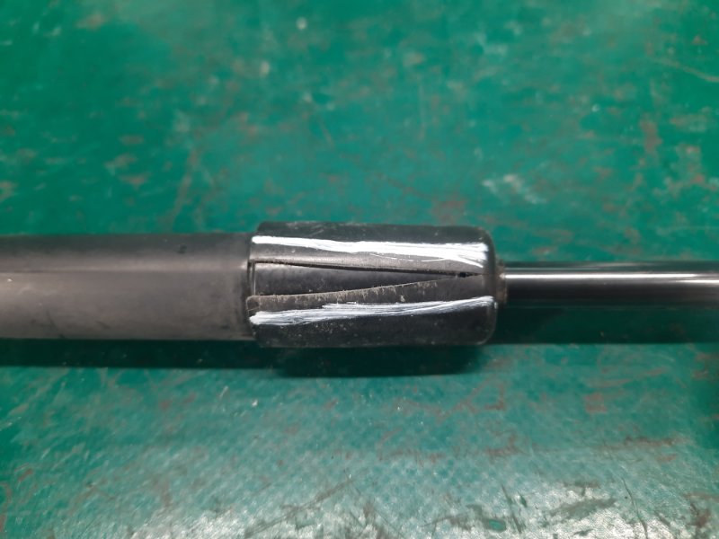 Амортизатор крышки багажника 3 BK 03-08 2008 Хэтчбек 2.3 L3