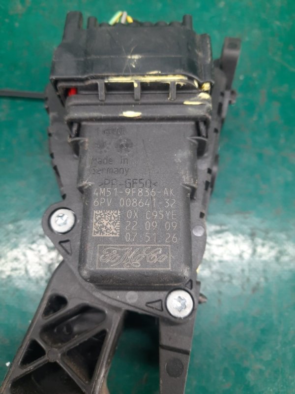 Педаль газа 3 BK 03-08 2008 Хэтчбек 2.3 L3