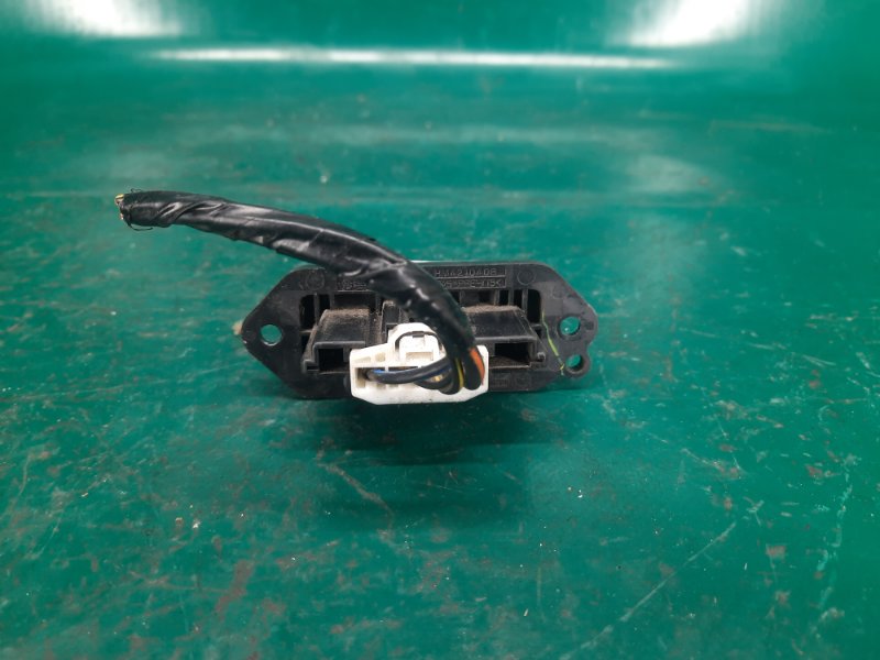 Резистор печки MAZDA 3 BK 03-08 Хэтчбек 2.3 L3 Резистор печки MAZDA 3 BK 03-08 Хэтчбек 2.3 L3