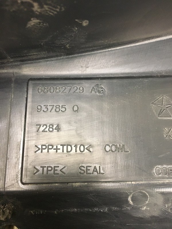 Пластик под лобовое стекло / Жабо DART 12-16 2015 PF 2.4 ED8