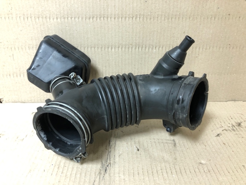 Патрубок воздушного фильтра CAMRY 50 12-15 2012 Седан 2.5 Патрубок воздушного фильтра CAMRY 50 12-15 2012 Седан 2.5