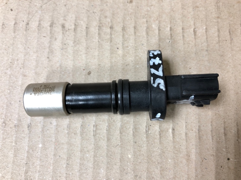 Запчасть датчик положения коленвала TOYOTA CAMRY 50 12-15 2012 Седан 2.5 90919-A5004 Б/У Датчик положения коленвала TOYOTA CAMRY 50 12-15 2012 Седан 2.5 90919-A5004 Б/У