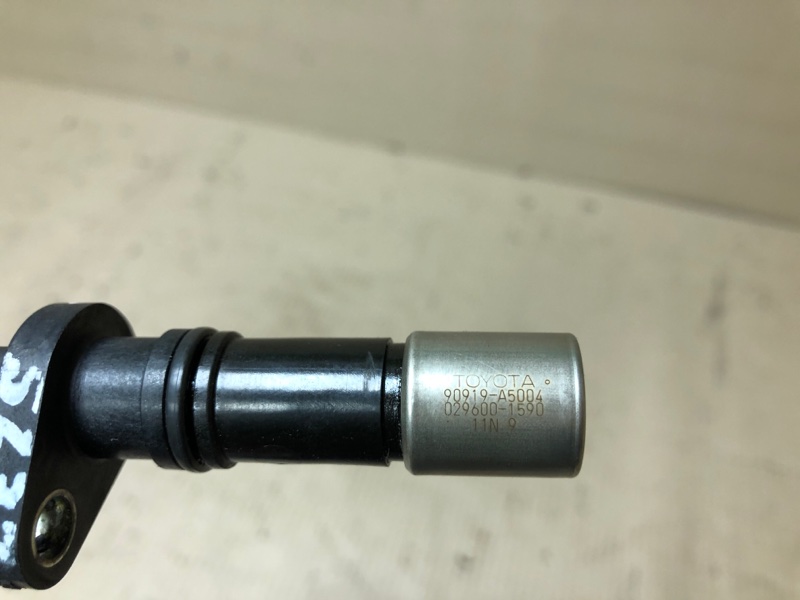 Датчик положения коленвала CAMRY 50 12-15 2012 Седан 2.5 Датчик положения коленвала CAMRY 50 12-15 2012 Седан 2.5
