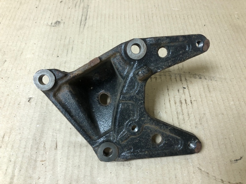 Кронштейн двигателя передний TOYOTA CAMRY 50 12-15 Седан 2.5