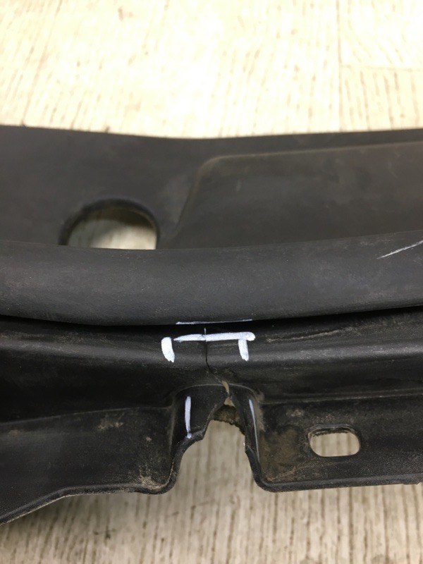 Пластик под лобовое стекло / Жабо NV200 USA 13- 2020 M20XUS 2.0 MR20DE