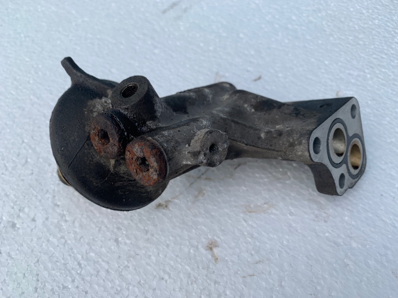 Кронштейн масляного фильтра GX470 02-09 Внедорожник 2UZFE Кронштейн масляного фильтра GX470 02-09 Внедорожник 2UZFE