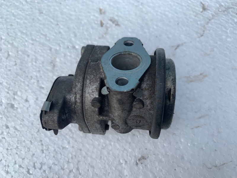 Клапан воздушный правый GX470 02-09 Внедорожник 2UZFE