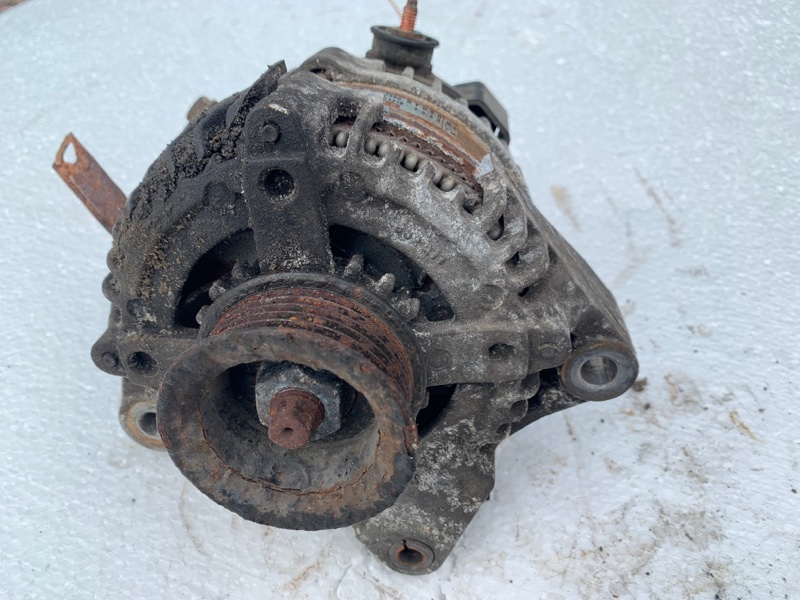 Генератор TOYOTA SEQUOIA 01-07 Внедорожник