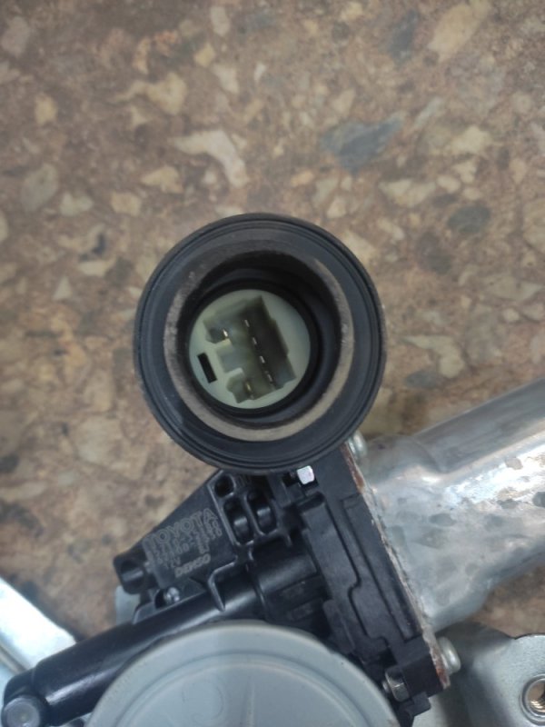 Стеклоподъемник задний левый TOYOTA AURIS 06-12 Стеклоподъемник задний левый TOYOTA AURIS 06-12