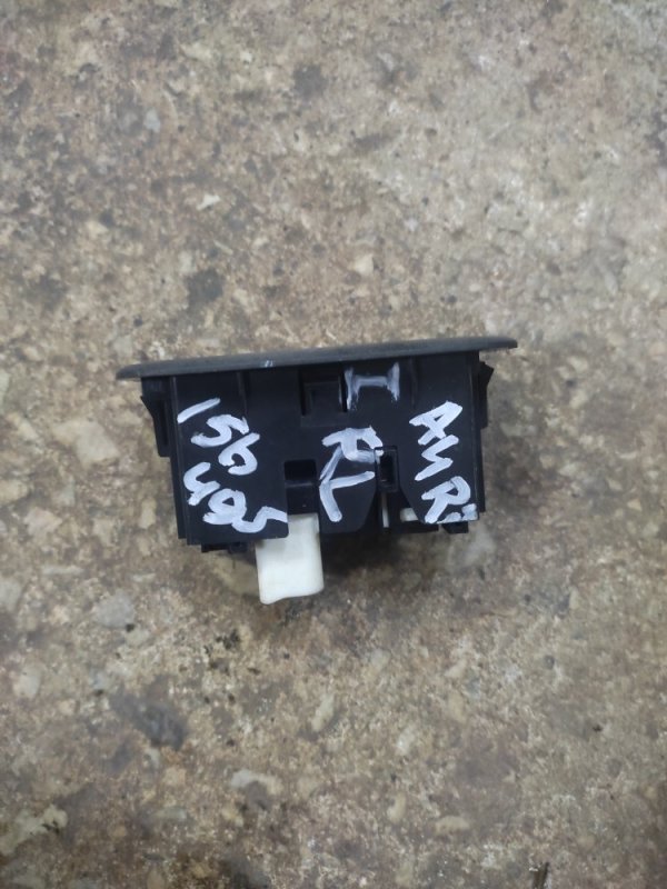 Кнопка стеклоподъемника AURIS 06-12 Кнопка стеклоподъемника AURIS 06-12