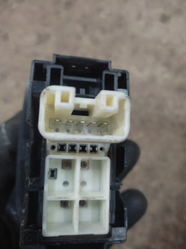 Кнопка стеклоподъемника TOYOTA AURIS 06-12 Кнопка стеклоподъемника TOYOTA AURIS 06-12