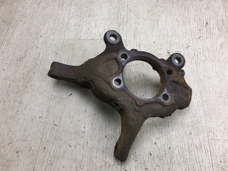 Кулак поворотный передний правый NISSAN NV200 USA 13- M20XUS 2.0 MR20DE