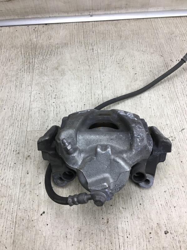 Суппорт тормозной передний левый VOLKSWAGEN PASSAT B7 11-15 A32 2.5 CBUA