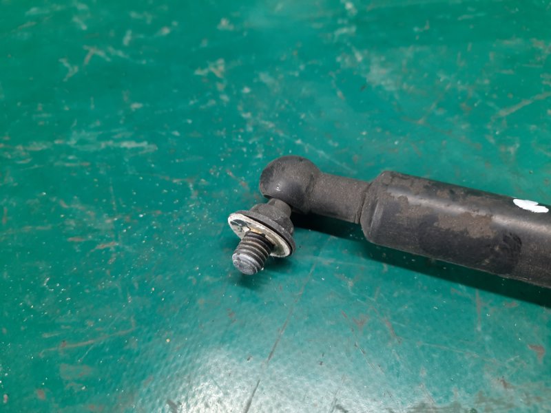 Амортизатор капота правый IMPREZA 07-11 GE/GH 2009 Седан 2.5 EJ253