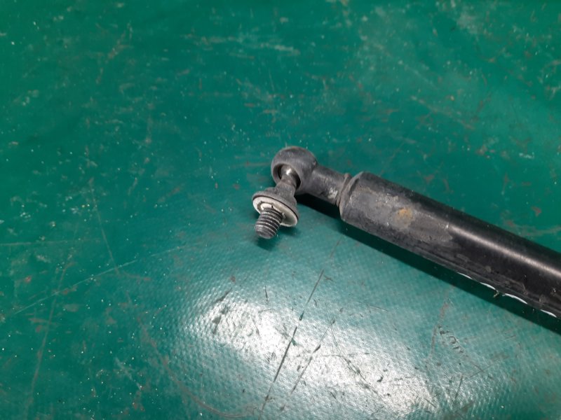 Амортизатор капота левый SUBARU IMPREZA 07-11 GE/GH Седан 2.5 EJ253 Амортизатор капота левый SUBARU IMPREZA 07-11 GE/GH Седан 2.5 EJ253