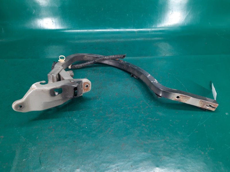 Петля крышки багажника правая IMPREZA 07-11 GE/GH 2009 Седан 2.5 EJ253