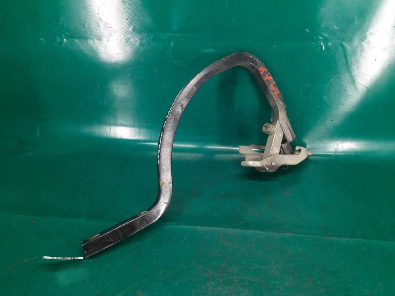 Петля крышки багажника левая SUBARU IMPREZA 07-11 GE/GH 2009 Седан 2.5 EJ253 57520FG0109P Б/У