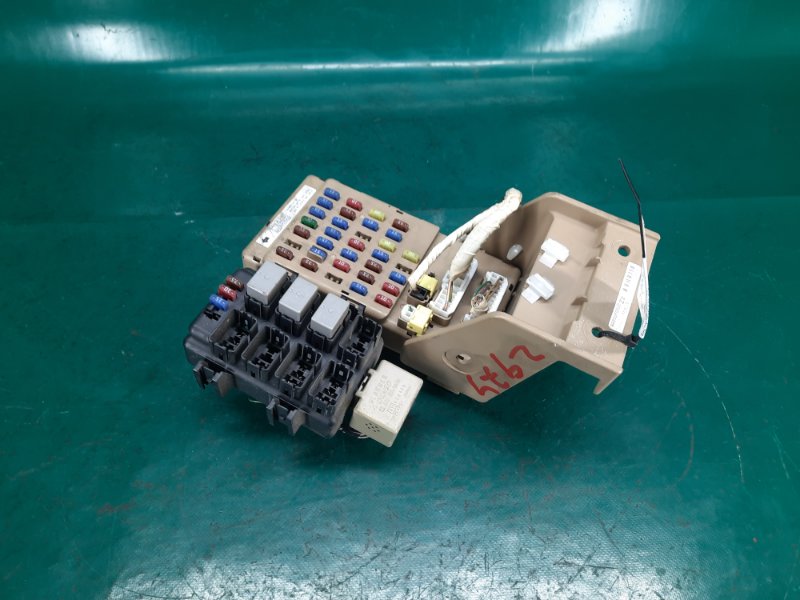 Блок предохранителей салон SUBARU IMPREZA 07-11 GE/GH 2009 Седан 2.5 EJ253 82201FG010 Б/У