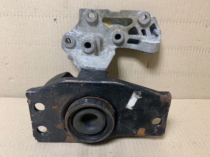 Подушка двигателя правая ROGUE 08-15 2009 Внедорожник 2.5 QR25DE