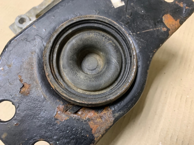 Подушка двигателя правая ROGUE 08-15 2009 Внедорожник 2.5 QR25DE