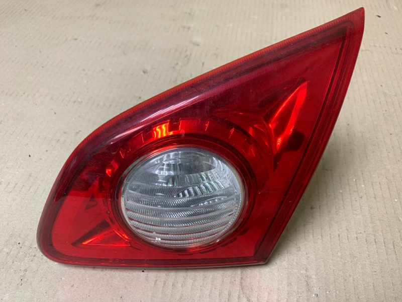 Фонарь внутренний задний правый NISSAN ROGUE 08-15 2009 Внедорожник 2.5 QR25DE 26550-JM00C Б/У