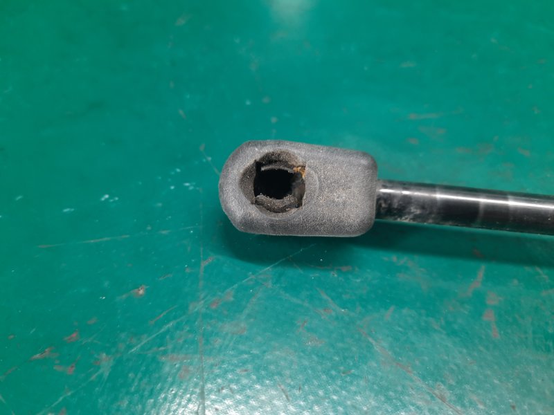 Амортизатор крышки багажника задний правый ROGUE 08-15 2008 Внедорожник 2.5 QR25DE Амортизатор крышки багажника задний правый ROGUE 08-15 2008 Внедорожник 2.5 QR25DE