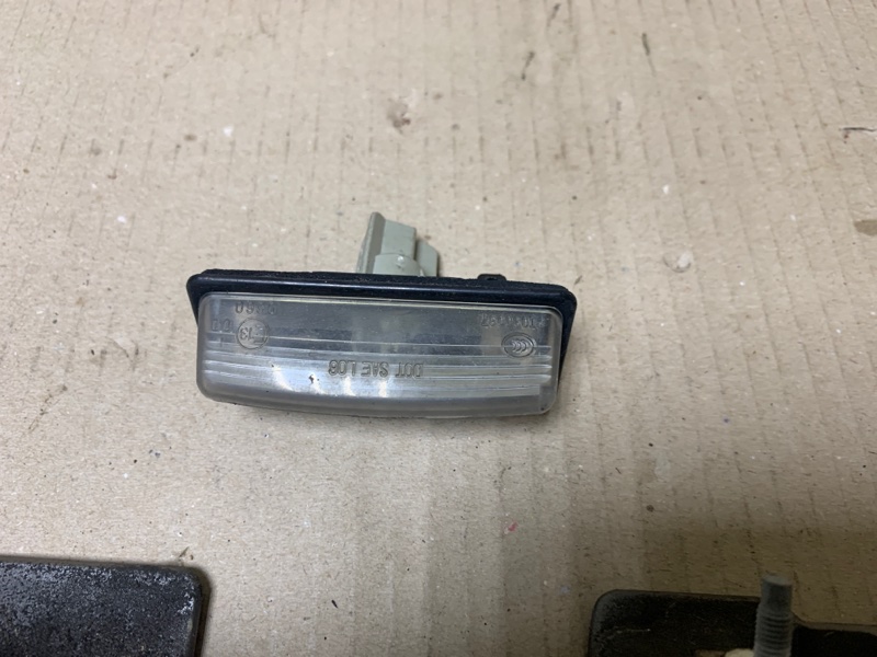 Панель подсветки номера NISSAN ROGUE 08-15 Внедорожник 2.5 QR25DE