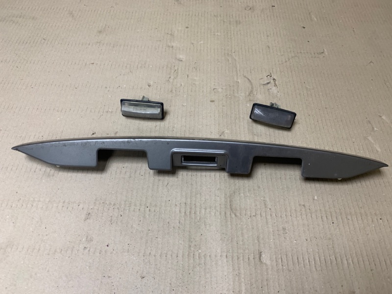 Панель подсветки номера ROGUE 08-15 2009 Внедорожник 2.5 QR25DE