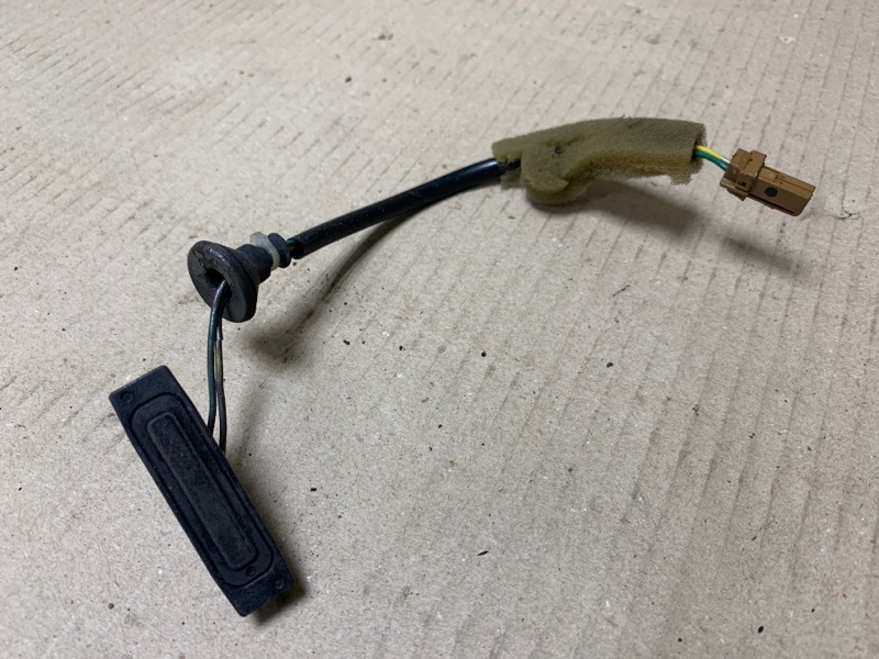 Кнопка открывания багажника наружная NISSAN ROGUE 08-15 2009 Внедорожник 2.5 QR25DE 25380-JM01A Б/У