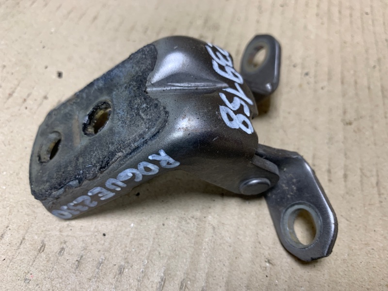 Петля двери нижняя задняя левая NISSAN ROGUE 08-15 2009 Внедорожник 2.5 QR25DE 82421-4P00A Б/У