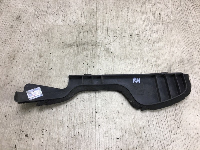 Дефлектор радиатора правый HYUNDAI SONATA NF 04-10 29135-3K000 Б/У