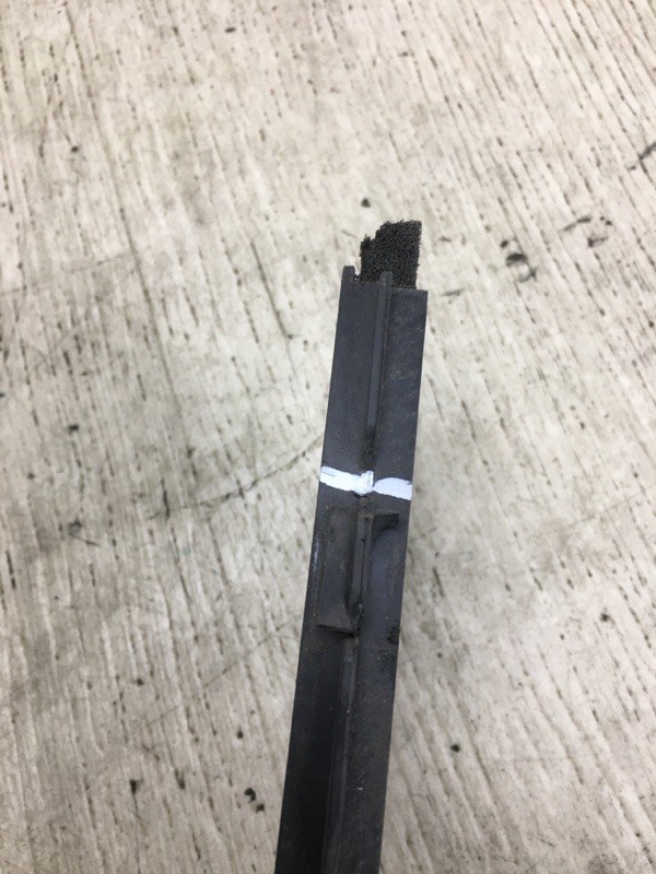 Дефлектор радиатора правый SONATA NF 04-10