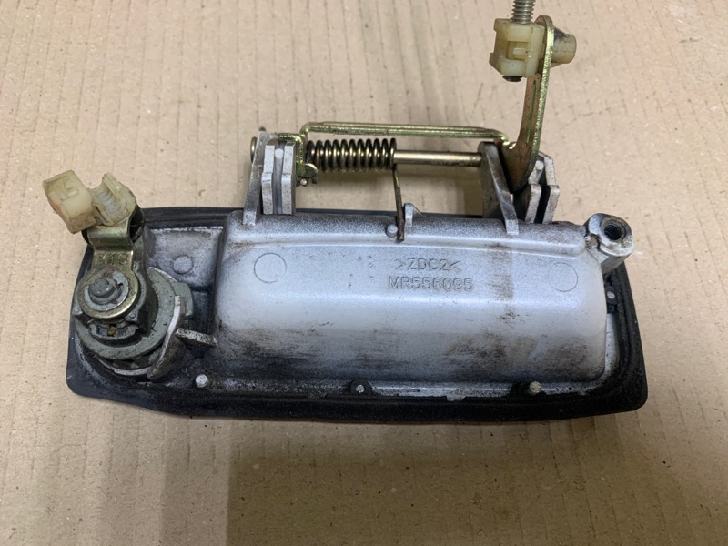 Ручка двери багажника MITSUBISHI OUTLANDER 03-07 Внедорожник 2.4 4G64