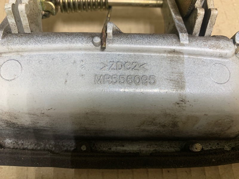 Ручка двери багажника OUTLANDER 03-07 2002 Внедорожник 2.4 4G64