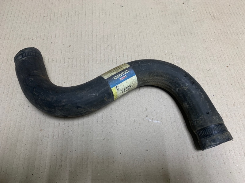 Патрубок системы охлаждения MITSUBISHI OUTLANDER 03-07 2002 Внедорожник 2.4 4G64 MR968439 Б/У