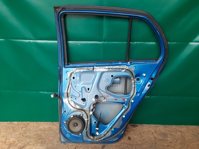 Дверь задняя правая YARIS 05–11 2008 Хэтчбек 1.5 1NZ-FE