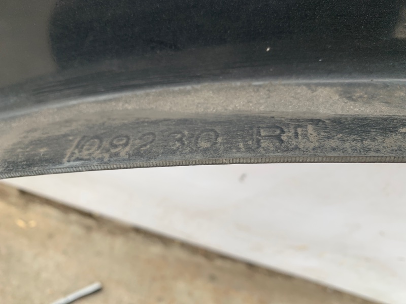 Накладка крыла (расширитель арки) передняя правая OUTLANDER 03-07 2002 Внедорожник 2.4 4G64