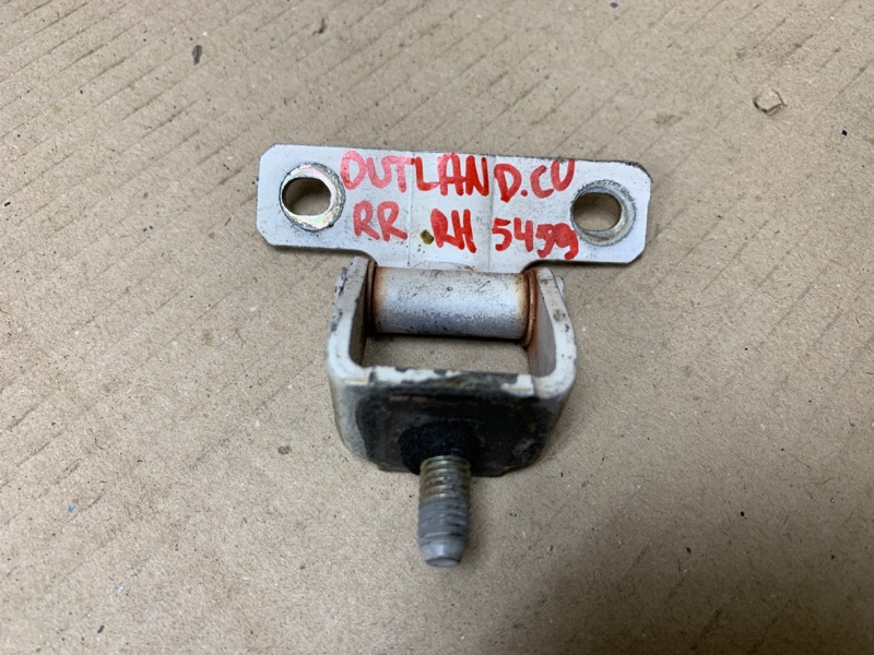 Петля крышки багажника правая MITSUBISHI OUTLANDER 03-07 2002 Внедорожник 2.4 4G64 MR304435 Б/У