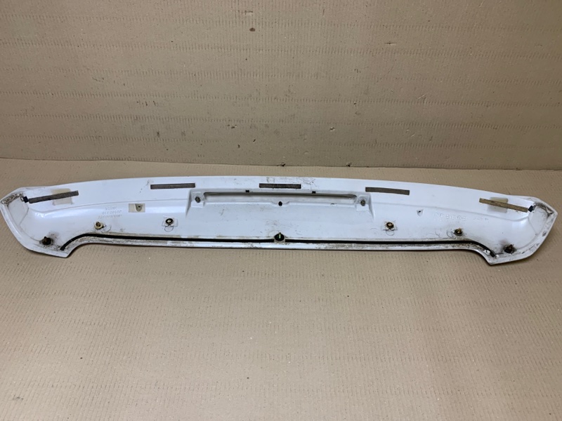 Спойлер крышки багажника OUTLANDER 03-07 2002 Внедорожник 2.4 4G64