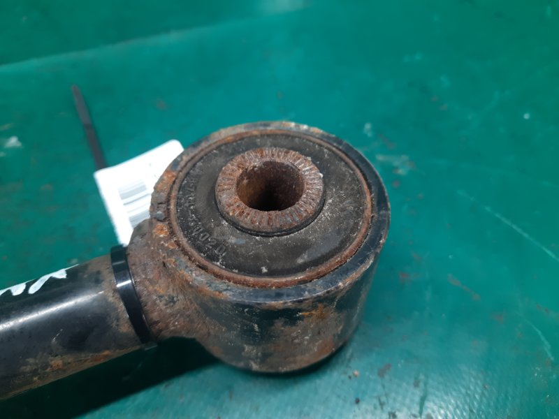 Рычаг задней подвески продольный правый LEXUS GS350 GS300 05-11 Седан 3.5