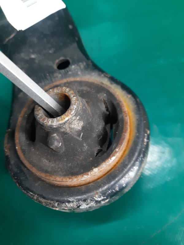 Рычаг передней подвески нижний левый CAMRY 30 02-06 2005 Седан 2.4 2AZFE Рычаг передней подвески нижний левый CAMRY 30 02-06 2005 Седан 2.4 2AZFE