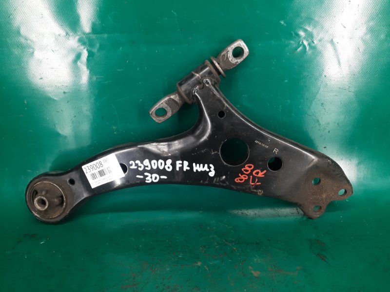 Рычаг передней подвески нижний правый TOYOTA CAMRY 30 02-06 2005 Седан 2.4 2AZFE 48068-06070 Б/У