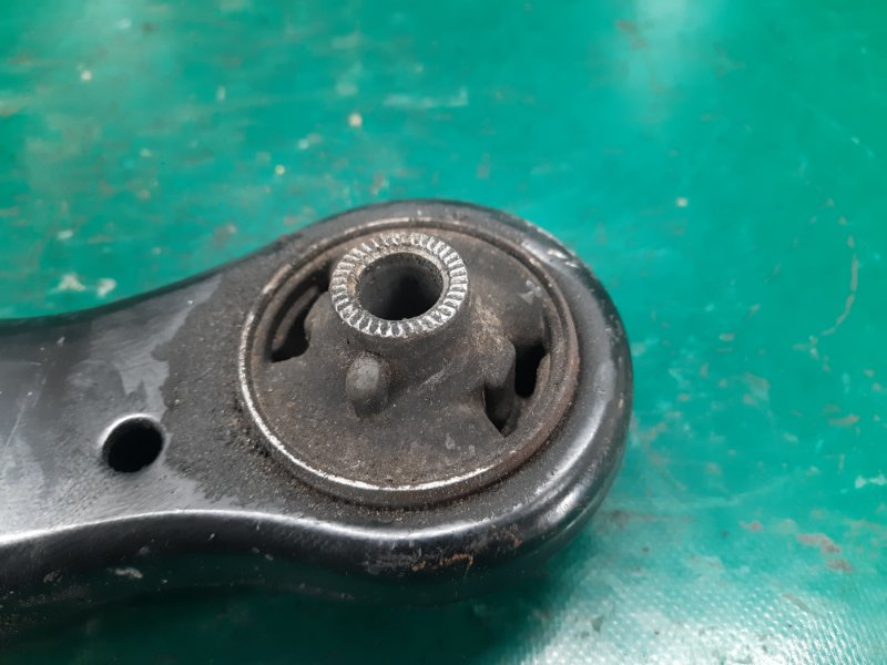 Рычаг передней подвески нижний правый CAMRY 30 02-06 2005 Седан 2.4 2AZFE