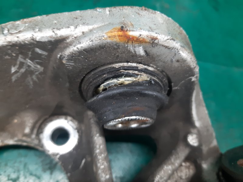 Цапфа задняя правая GS350 GS300 05-11 2009 Седан 3.5 Цапфа задняя правая GS350 GS300 05-11 2009 Седан 3.5