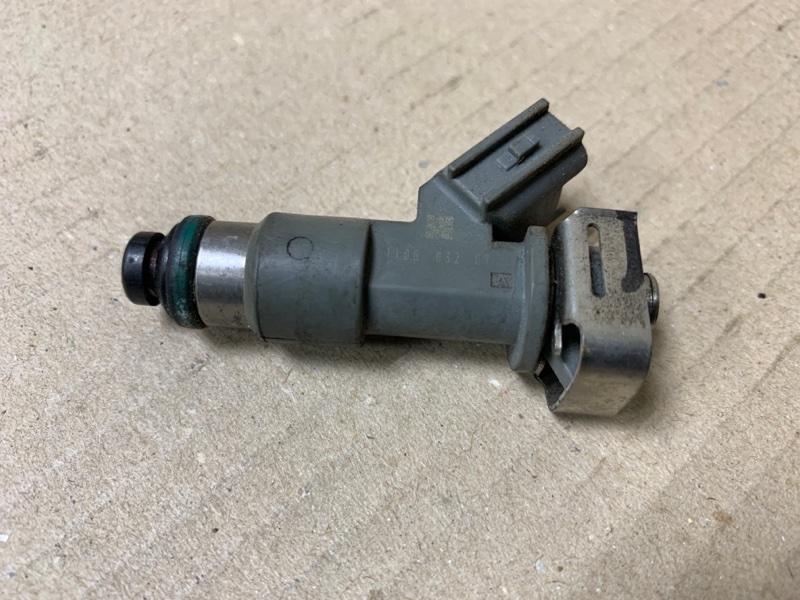 Форсунка топливная ACURA MDX (YD2) 06-13 2011 Внедорожник 3.7 J37A1 16450-R70-A01 Б/У