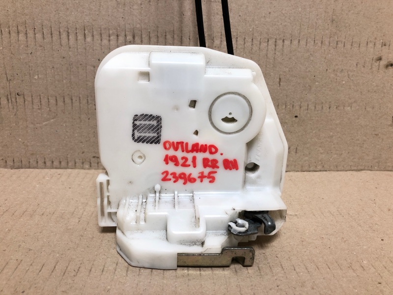 Замок двери задний правый MITSUBISHI ASX / OUTLANDER SPORT 10-21 Внедорожник 2.0